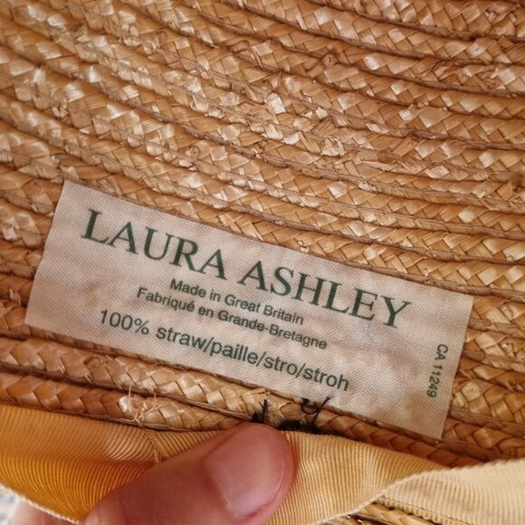 Laura Ashley hat - Picture 4 of 4